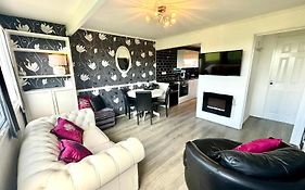 Family Chalets - 5 Mins Walk To Beach, Nr Great Yarmouth & Norfolk Broads